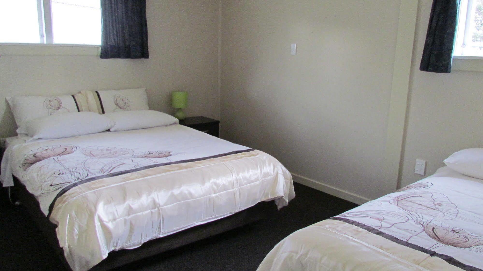 Birchwood Cottages Te Anau Exteriör bild